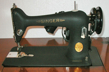 Singer Sewing Machine Model 66 Crinkle Finish